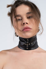 Cargar imagen en el visor de la galería, Cross Choker - Efecto Piel
