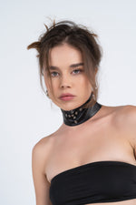 Cargar imagen en el visor de la galería, Cross Choker - Efecto Piel
